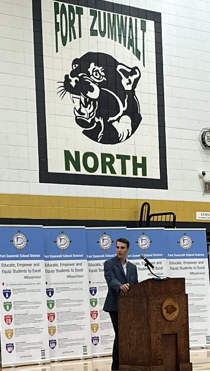 FZSDSUPT's tweet image. Day 2 Pep Rallies: 💯

Unofficial superlatives: 

Best t-shirts: @ZumWesthoff &amp;amp; @ZumWestHigh 

Best overall quadrant energy from both days: West Side

Best moments from student speakers: 

@ZumWestHigh Tyler on FZSD &amp;amp; the impact staff have had on him: “It’s different here!”(Cont)