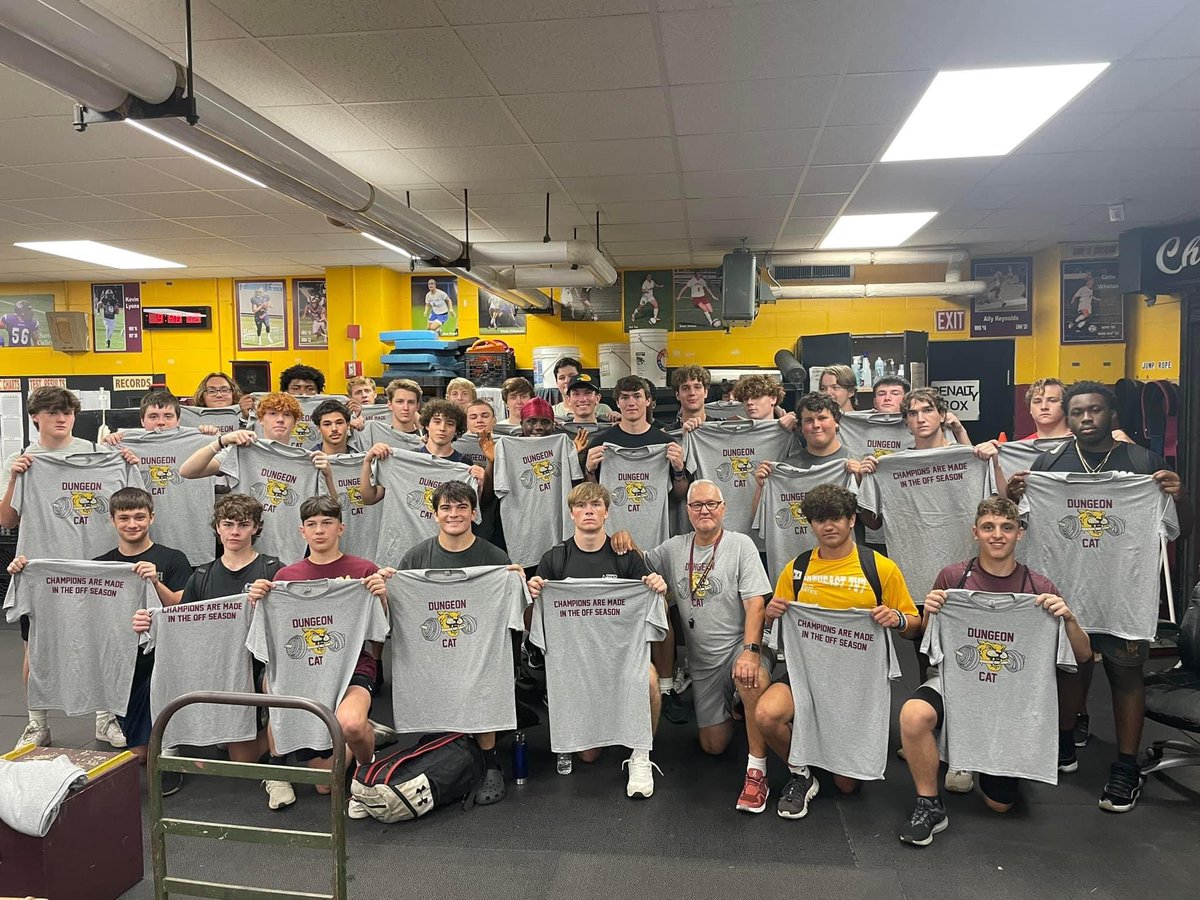 Huge thank you to Coach Mike Donovan and The Weymouth High Football Team who will participate at Weymouth Irish Heritage Day. They will be accompanying our Grand Marshal Coach Pat O'Toole.  Going to be a great day  on September 24th. @CoachDunny @wildcatnationAD @WhsDungeon