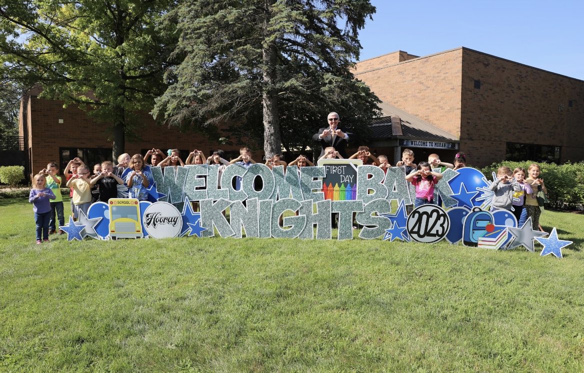 Orientation Day! Also shoutout to our PTA for getting these cool signs for  families, students, and staff! So fun!