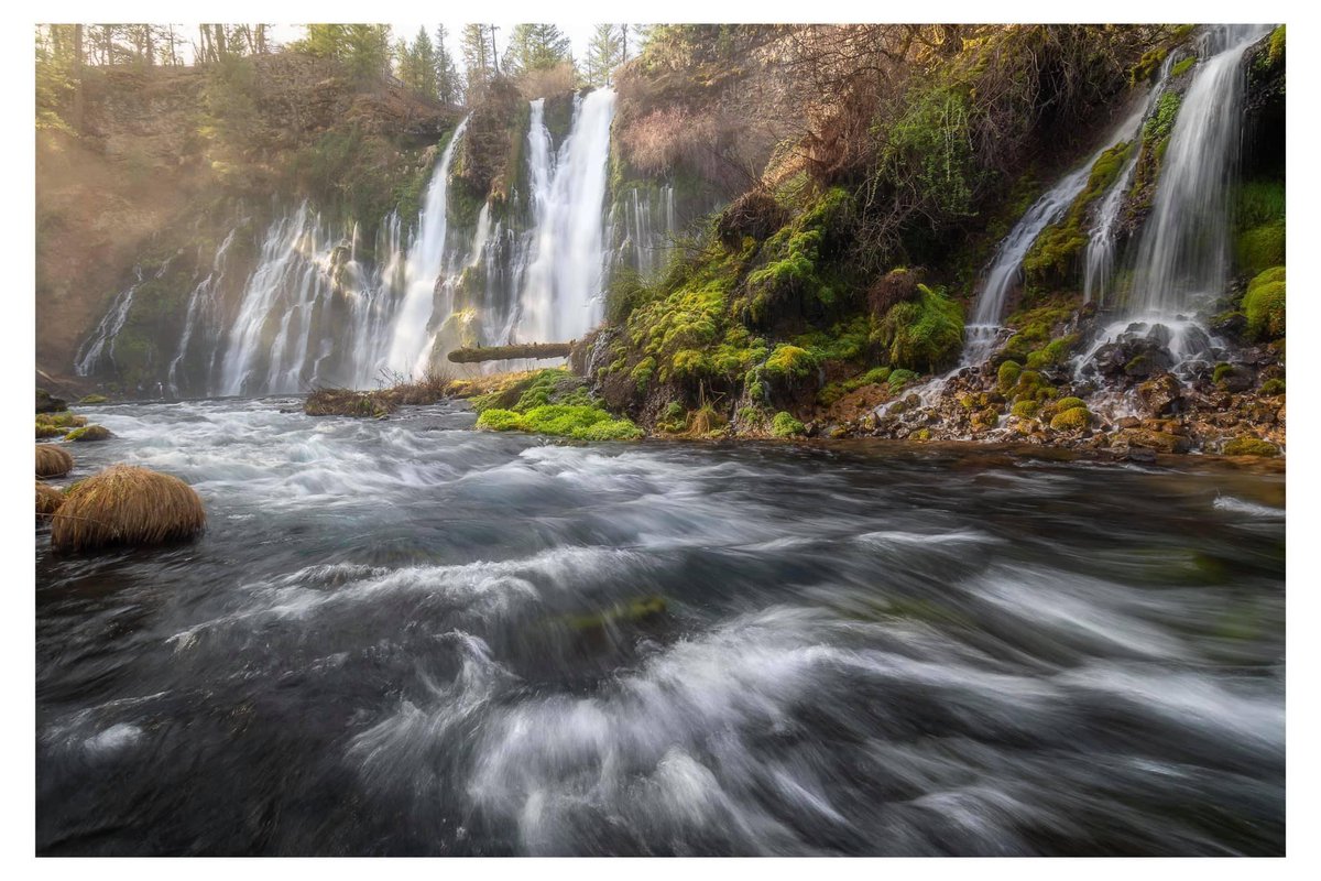 A1: With so many lakes, rivers, and waterfalls in the #shastacascade region, it is not easy to choose only one. Mossbrae Falls is a local favorite that is one of the most beautiful cascades in California.
📸: Mike Manzone #smalltowntourismchat