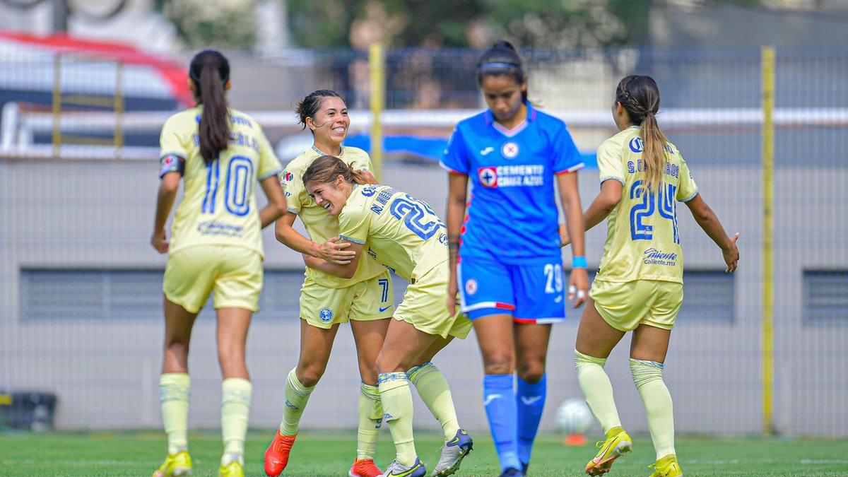 Azul8Acrema_Fem's tweet photo. El año pasado en el #AP2022 recibimos a Cruz Azul 🚂 en Coapa y las goleamos 3️⃣-0️⃣
#EstoEsAmérica 🦅 https://t.co/aEF6CqY1uW
