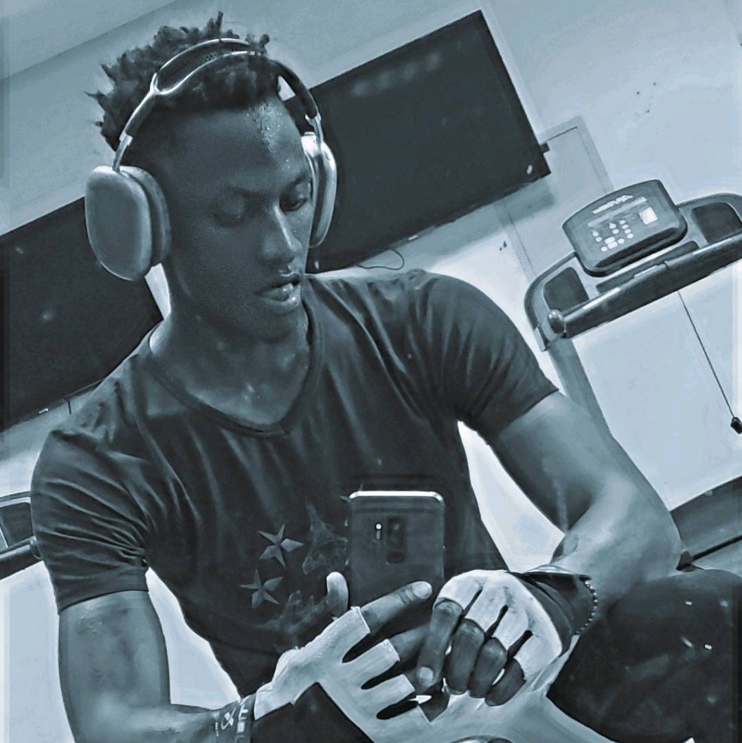 twahatavy's tweet photo. #NewProfilePic https://t.co/IW5cQsck4P