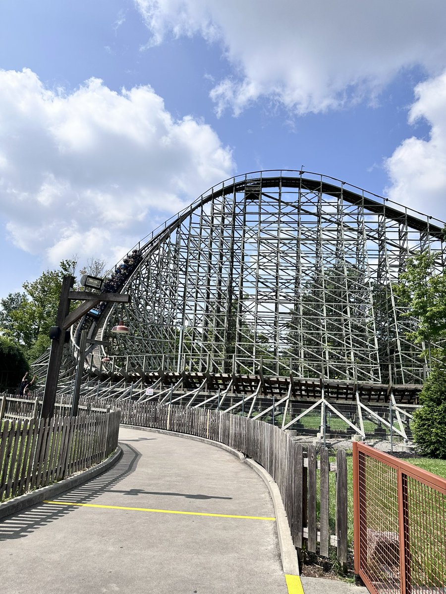 FyeCoasters's tweet photo. What coasters did you ride today on National Rollercoaster Day?
-Josh
#cedarfair #fun #ohio #fyecoasters #kingsisland #cedarfairparks #racer #adventureexpress #thebeast #adventureport #orion #solspin #National #roller #nationalrollercoasterday https://t.co/pm0dfykmic