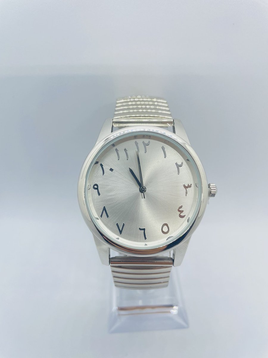 _alyawm's tweet photo. MOBTRE JADIDA BLANCHE
PREMIER ARRIVÉ PREMIER SERVIE 
La montre va trop grande au frère c’est pour ça qu’il la vend

https://t.co/TaCYlwQh9O https://t.co/xHqnvFeCYj