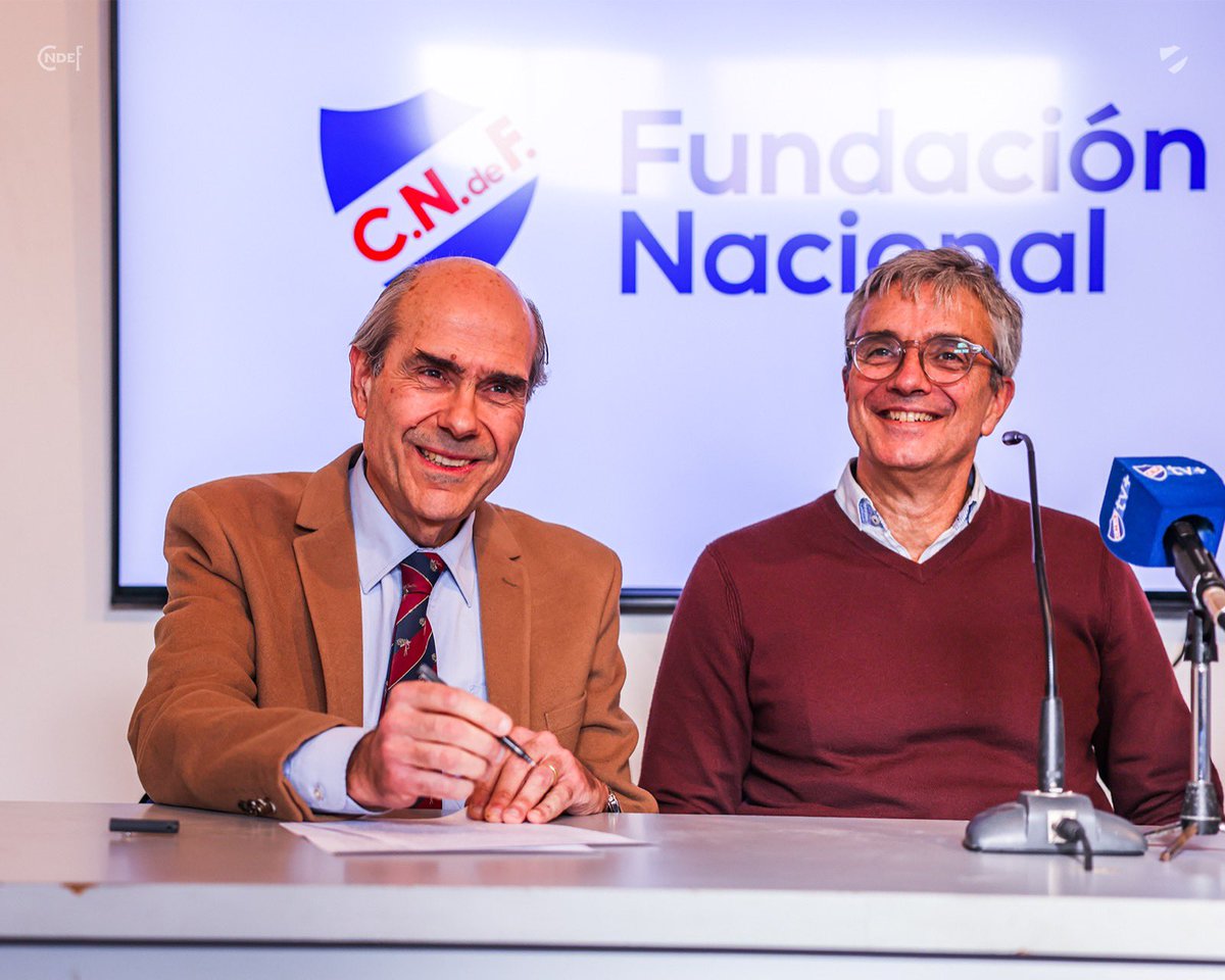 Nacional's tweet photo. 📝 @FundacionCNdeF e INAU anunciaron en conferencia de prensa un nuevo convenio para la creación de un espacio juvenil en la Ciudad Deportiva Los Céspedes donde se le brindará a los adolescentes herramientas de estudio, arte y deporte. 

Conoce todos los detalles 👉🏼 https://t.co/2KYWGpjjBZ

#ElClubGigante 🔵⚪🔴
