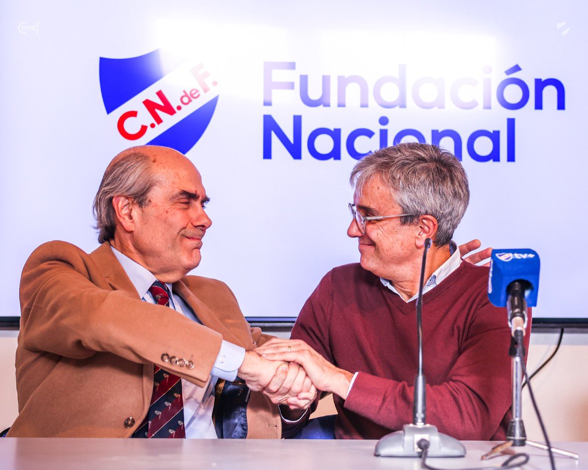 Nacional's tweet photo. 📝 @FundacionCNdeF e INAU anunciaron en conferencia de prensa un nuevo convenio para la creación de un espacio juvenil en la Ciudad Deportiva Los Céspedes donde se le brindará a los adolescentes herramientas de estudio, arte y deporte. 

Conoce todos los detalles 👉🏼 https://t.co/2KYWGpjjBZ

#ElClubGigante 🔵⚪🔴