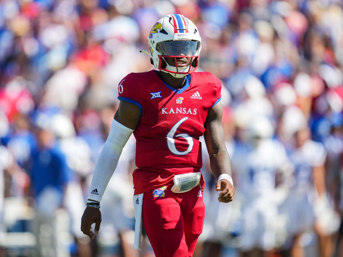 Breaking News: Kansas is A Football School barstoolsports.com/blog/3479049/b…