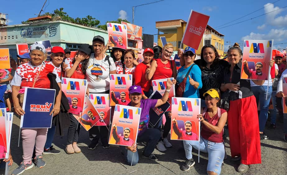 📍IRIBARREN

Con amor y convicción, el pueblo organizado de la populosa parroquia Guerrera Ana Soto, marcha demostrando que el presidente <a href="/NicolasMaduro/">Nicolás Maduro</a> es garantía de paz.

<a href="/PsuvIribarrenVe/">PSUV - Municipio Iribarren/Estado Lara</a> 
#PsuvEnLaCalle