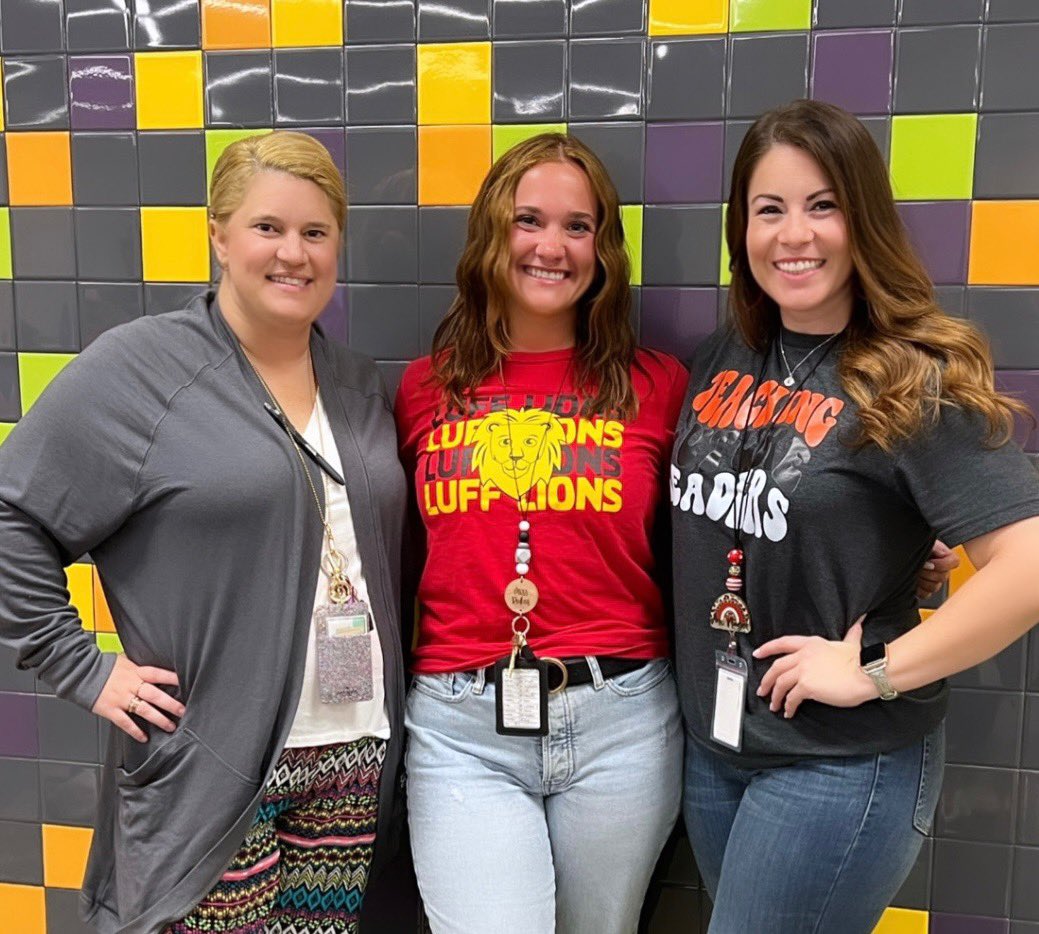 KristenNagelSD's tweet photo. Kindergarten always has the “beary” BEST time at cross district! 🐻☺️🫶🏼
@ISDSchools @MDC_online @tmkteacher2 #ISDstrong #ISDPD #ISDKinder @lufflions https://t.co/rlnZYS1qPj