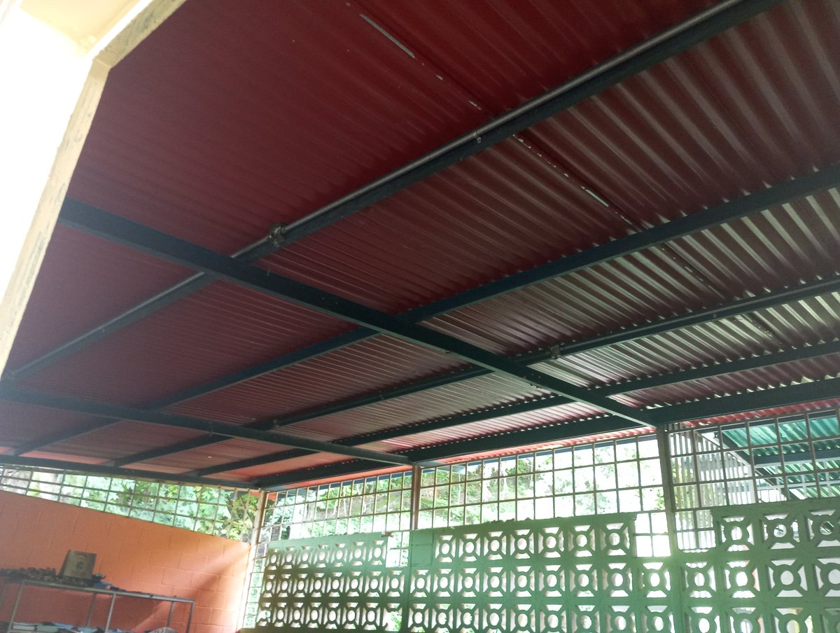 CircuitoSB's tweet photo. Así van los Avances en el Cambio de Techo de la UEE FRANCISCO DE MIRANDA, Municipio Paz Castillo del Estado Miranda. Dados por FEDE- MPPE @_LaAvanzadora @rosabecerra3 @HectoRodriguez @NicolasMaduro @cdcepazcastillo https://t.co/TgMw3NNbe2