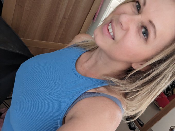 It's my Birthday so if you've supported me with subscriptions or had video shows or calls over the years<a href="/tag/nofilter"class="tags"><span>#nofilter</span></a><a href="/tag/topshop"class="tags"><span>#topshop</span></a><a href="/tag/boots"class="tags"><span>#boots</span></a><a href="/tag/naturalcurls"class="tags"><span>#naturalcurls</span></a>