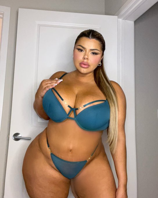 Hello ✨ .. say it back 🙃  https://t.co/uPlraYAPAw https://t.co/eqAn7rQ5yg