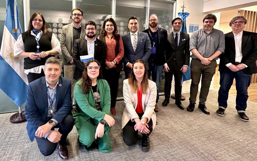 ONUArgentina's tweet photo. En preparación a la Cumbre de los #ODS, que será en septiembre en la sede de la ONU en NY, con presencia de líderes mundiales, nos reunimos con funcionarias/os de la @CancilleriaARG y del @CNCPS_oficial entidad de @CasaRosada que lidera la implementación de la #Agenda2030 https://t.co/bPEOEFZR0Y