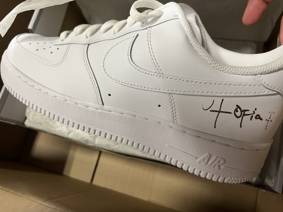 KicksFinder's tweet photo. UPDATE: The Cactus Jack x Nike Air Force 1 "Utopia" is the same sku as the normal AF1 and comes in a regular box 😢 https://t.co/3EpnSNHxyO