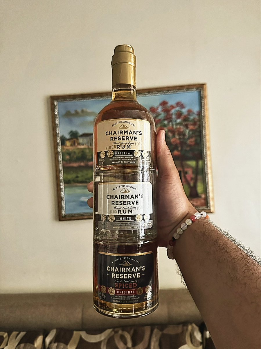 Don’t mind my crooked painting on the wall but it is #NationalRumDay 🥃 and I’m finally going to pop open this souvenir I got from #SaintLucia a few years ago. Thanks, Omar! @ChairmanReserve 🇱🇨🍹

#TheArtOfBlending #Rum #StLucia #CaribbeanRum #ChairmansReserve