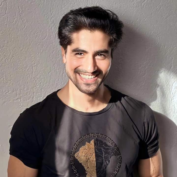 NaruemonHCFans's tweet photo. @ChopdaHarshad  good morning  Morning. Just seeing you makes my heart tremble...
  😊 Just staring at your heart will make you feel dizzy...
  😊 Just making eye contact is like having a cramp...
  This is all I know..."I like you.....
#HarshadChopda #NaruemonHCFans🇹🇭 https://t.co/Q8SoHODKoa