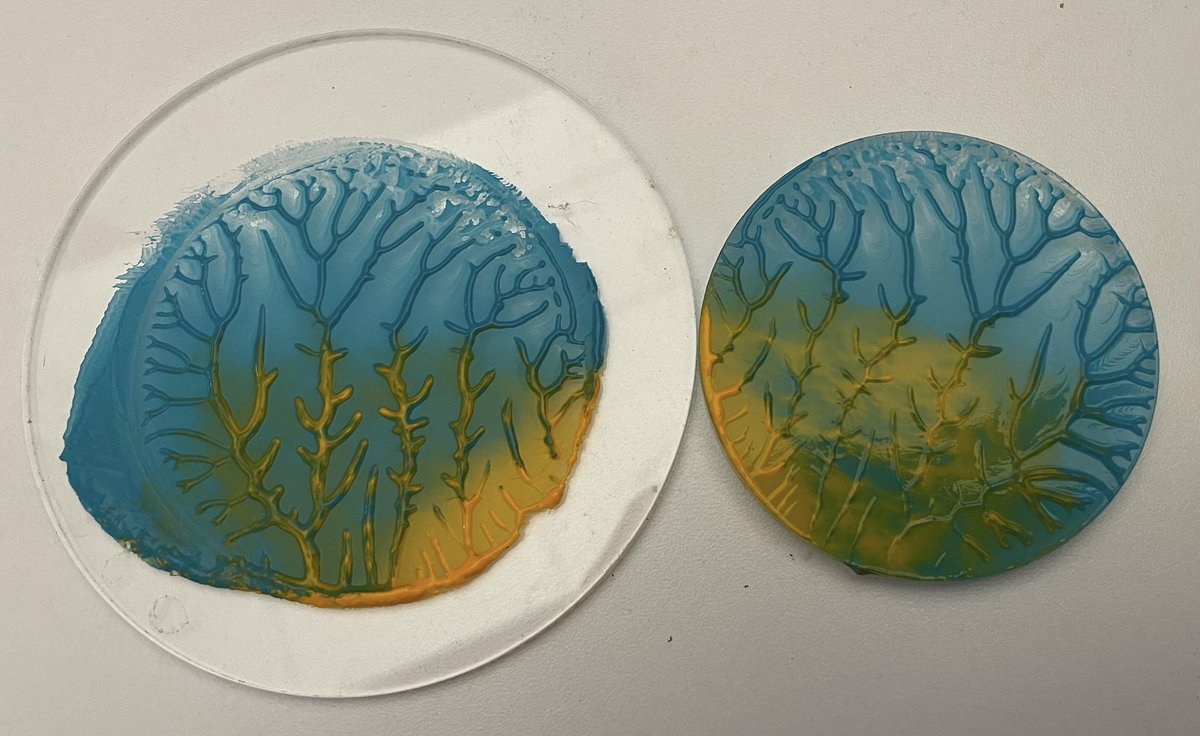 FluidDanamics's tweet photo. Preparations nearly complete for the annual visit of the #GirlsGetMath @ICERM program to @brownengin!  #harrislab #artcraftscience

https://t.co/c7wNmeS5zj https://t.co/U30V5S9Fbi