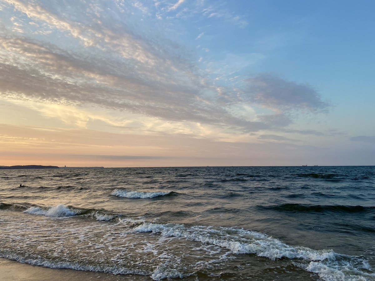 lo1chmo's tweet photo. а чо🌅 https://t.co/oiSddFfrja