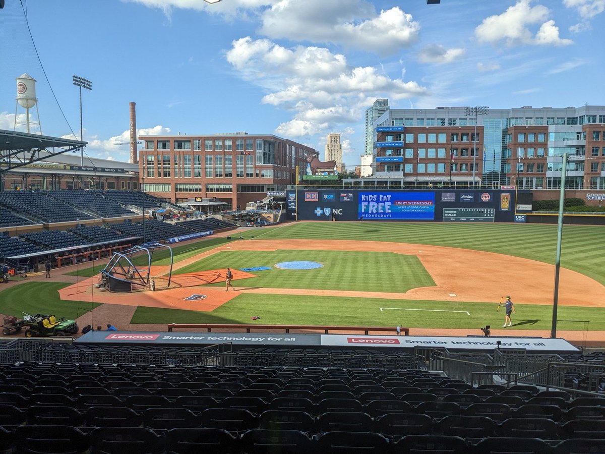 PatrickKinas's tweet photo. 2nd game of 6-game set between @DurhamBulls (24-16, 1GB) & @GoStripers (21-17, 3GB)
RH #TajBradley (1-4, 9.13) v former @WakeBaseball LH #JaredShuster (4-4, 5.52)
๐ป 6:18pE/6:35 โพ
๐87
๐๏ธ @Poser38 & me
#RaysUp #ForTheA https://t.co/M6AsbR8Xvz
