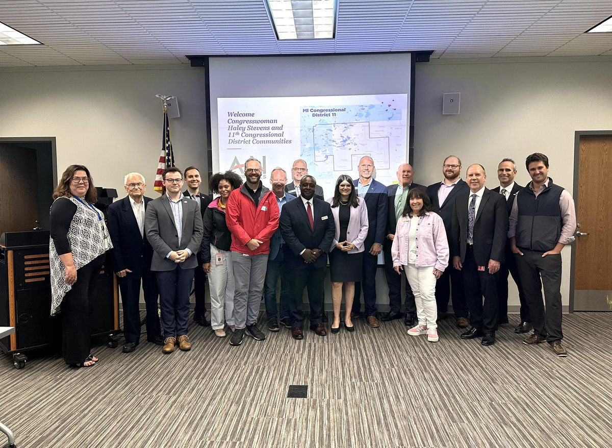 Thank you to our amazing elected officials from MI-11 for attending my Municipal Leaders Meeting yesterday! We were able to discuss the in-depth needs of our communities and how we can continue to work together to keep Michigan strong!