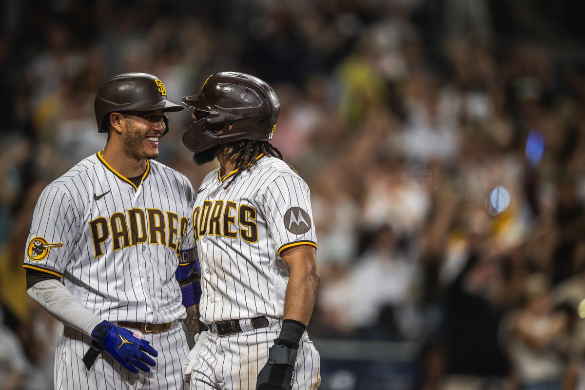 Padres tweet picture