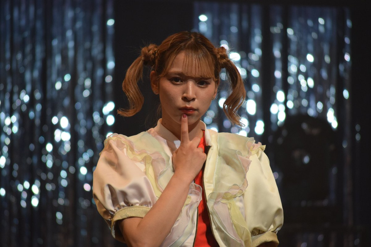 HELPMEHANAEMON's tweet photo. あざといあーたん!
新しい衣装と相まってお人形さん見たいだったな😆 #豆柴の大群 #アイカ・ザ・スパイ #豆柴中野 #MONSTERTOURFinal https://t.co/oY0u8gm2zn