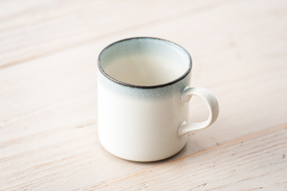 DishCoody's tweet photo. 素朴でナチュラルなコーヒーカップ。​人気の美濃焼！
ぼかしのある縁取りがされていて、個々でニュアンスが違います。

色違いで錆茶もあります。

【商品情報】
コーヒーカップ　紺鼠
https://t.co/F3D4SJkK35
https://t.co/6HohsfqQ8d https://t.co/4FxYKgdg82
