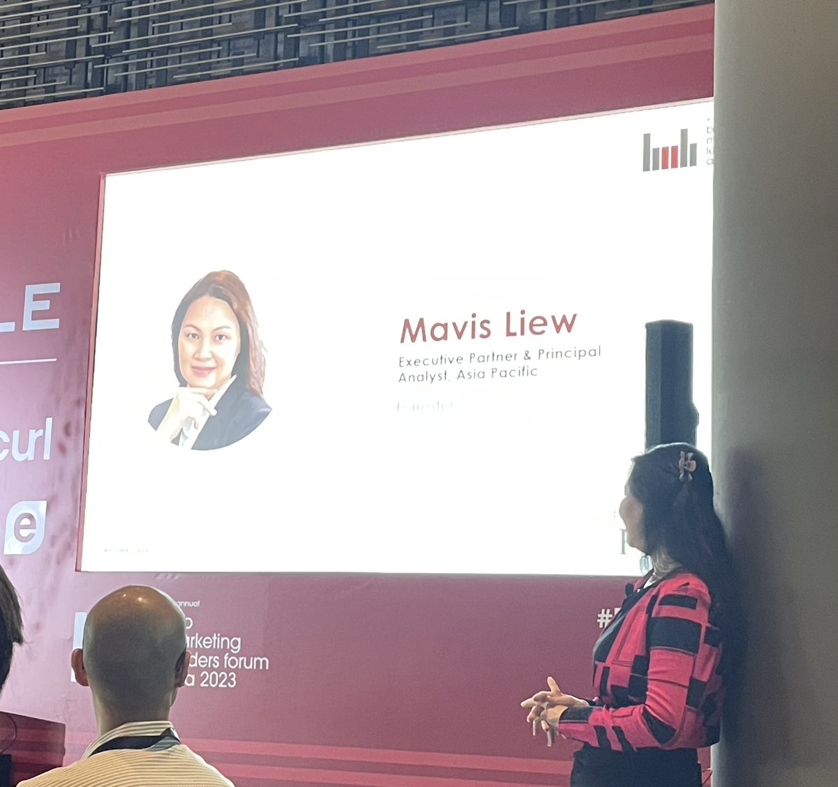 Watching <a href="/MavisLiew/">Mavis Liew</a> <a href="/forrester/">Forrester</a> speak at #b2bmktgapac #Singapore about Building a High Performance B2B Marketing Organization in APAC.  Very important topic in this region. #B2B marketing efforts are starting to take off. If you do not have a plan yet, your competitors do.
