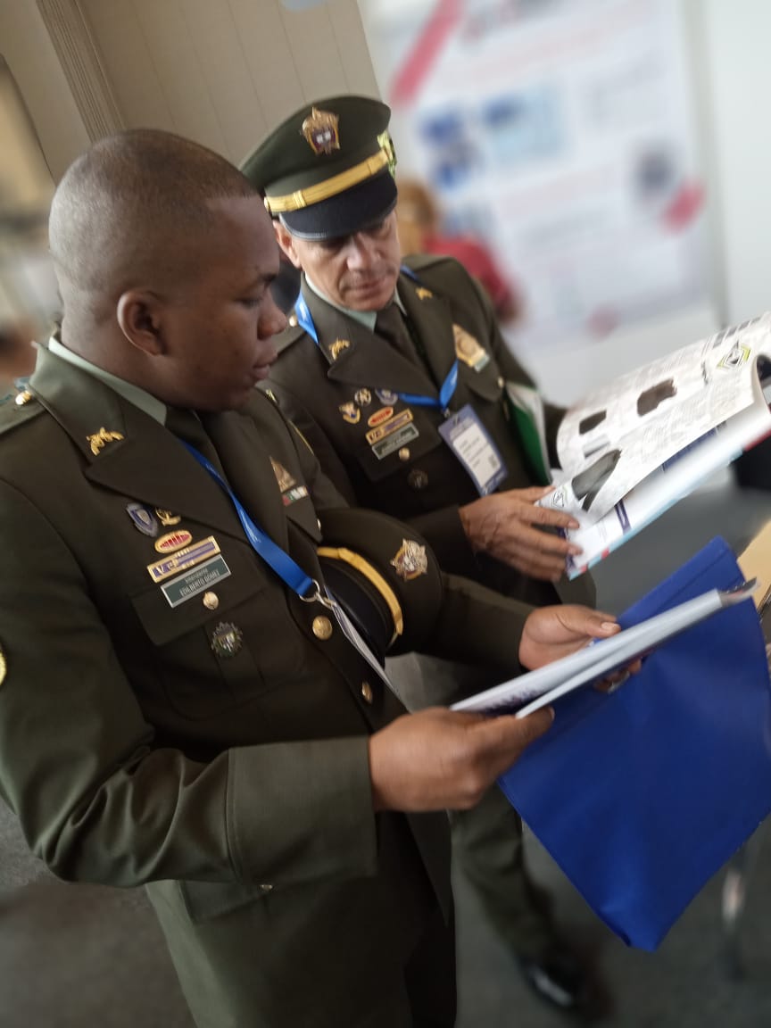 GlobalDefenseMx's tweet photo. Primer día de actividades @Securityfair  Bogotá, Colombia, @revmasseguridad y Global Defense MX  presentes. 
https://t.co/2dztAxcPq6
https://t.co/sXyu3EbfKX

#PorTuSeguridad #DefensaHoy 
#MásSeguridadPresente
#ESS29años https://t.co/Ed69mhhv2m