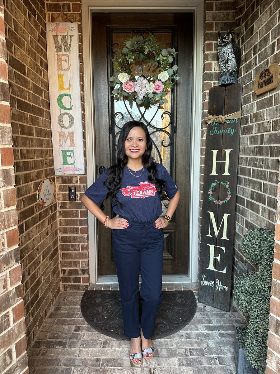 PTranNHS's tweet photo. @NorthwestISD @NHSTexans @Gene_Pike First Day of School! #Flagship #TexansAtWork #NISDFirstDay https://t.co/X0Zyg8mWb3