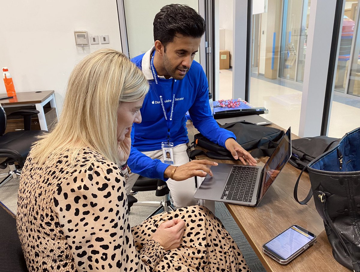 TheDigiTechDad's tweet image. Had to dress for the occasion with my #ADESwag - #AppleTeacher boot camp underway with our new recruits! #ADE2023 #AppleEDUchat #Macbook #iPad #NewSchool @VISSUAE