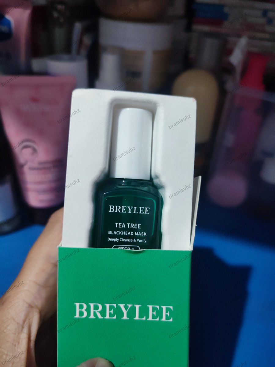 tiramisuhz's tweet photo. ✨ Breylee Tea Tree Blackhead Mask Step 1 ✨

Andalan aku buat cabut komedo, lumayan banyak yang keangkat🤩 Wangi cairannya agak nyengat. 

🖇️ https://t.co/hfkBkpa1xM
⭐ 4,9 https://t.co/73FfOj8igh