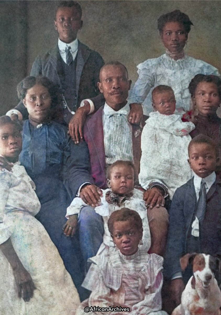 AfricanArchives's tweet photo. Unknown Bahamian-American family, Key West, Florida, 1900. https://t.co/tZaOQ8Zkvz