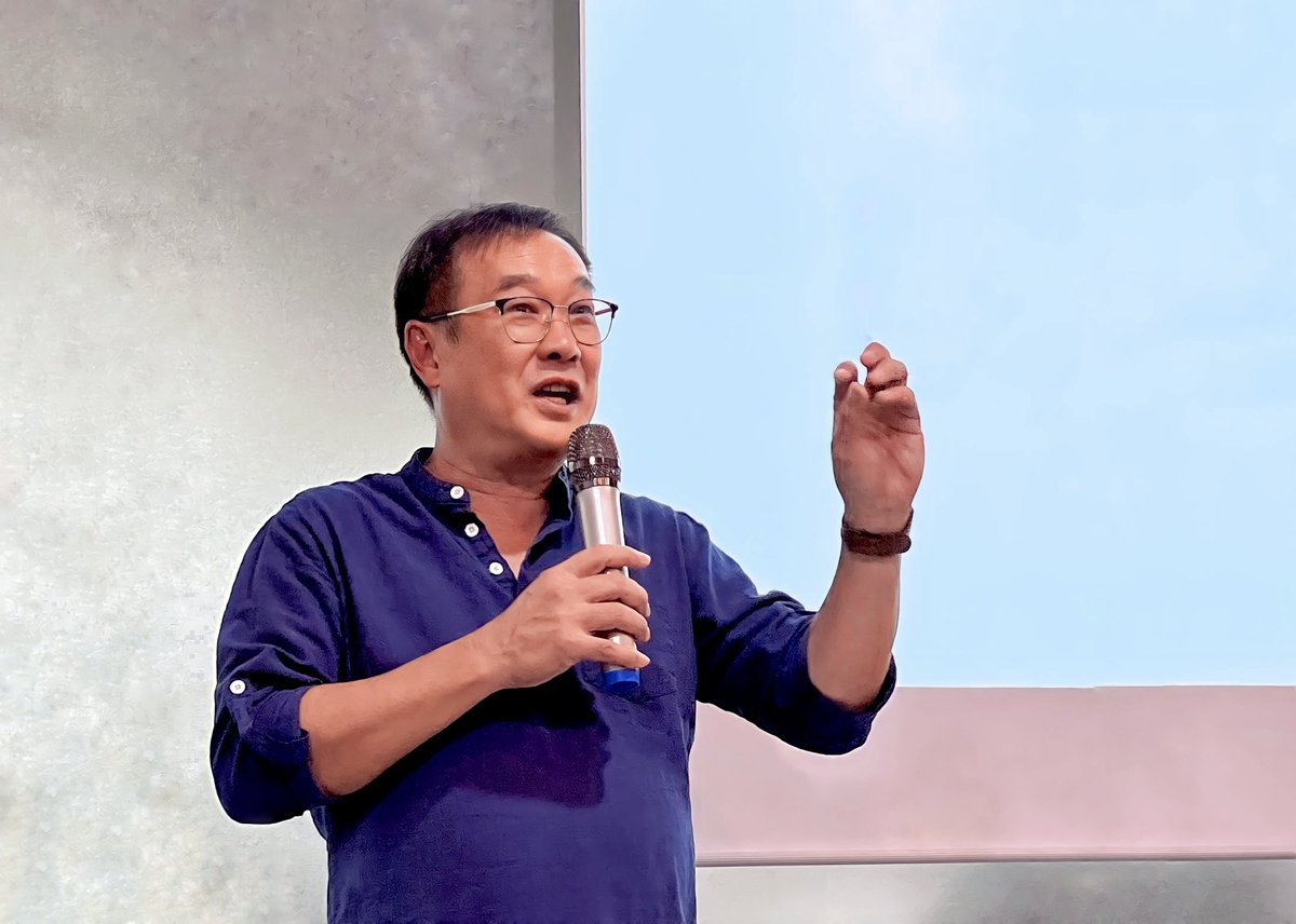 Officience tweet media