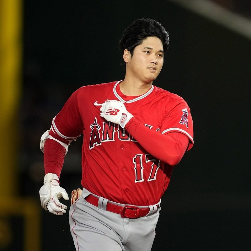 Shohei Ohtani Hits 42nd Homer, trotted around the bases without his batting helmet: Angels Beat Rangers 2-0 japannews.yomiuri.co.jp/sports/basebal…