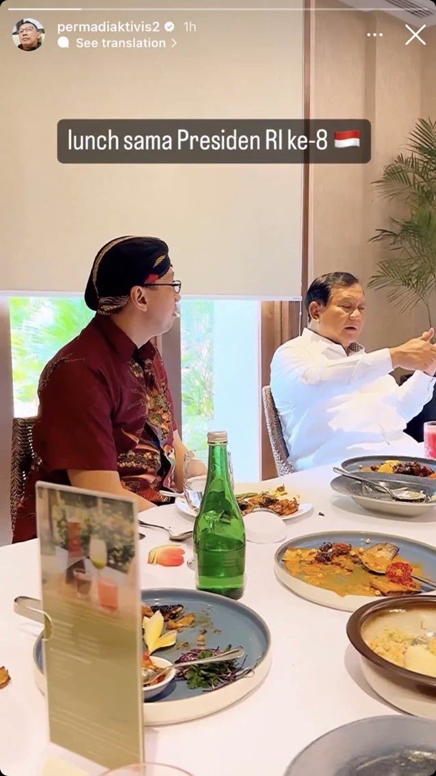 BosPurwa's tweet photo. Permadi Arya ✅
Jumhur &amp; Syahganda❌

Buzzer yang dulu menghujat dan mencaci maki sekarang bisa duduk berdampingan dengan jamuan dan hidangan mewah plus "uang saku" tentunya

Sedangkan para pembela dan pendukung yang setia divonis 10 bulan penjara karena terafiliasi dengan belio https://t.co/PSjNy8rKZg