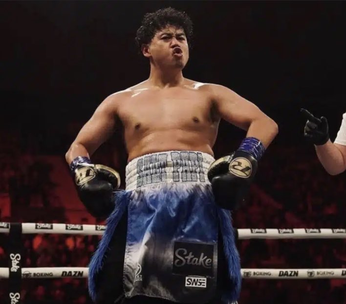 CrossoverXtra's tweet photo. ‼️Salt Papi vs Blueface is in the works for the Misfits Prime Card 💥 

(via @nojumper)

#KSIFury #PaulDanis https://t.co/Q2fnvfHP2G