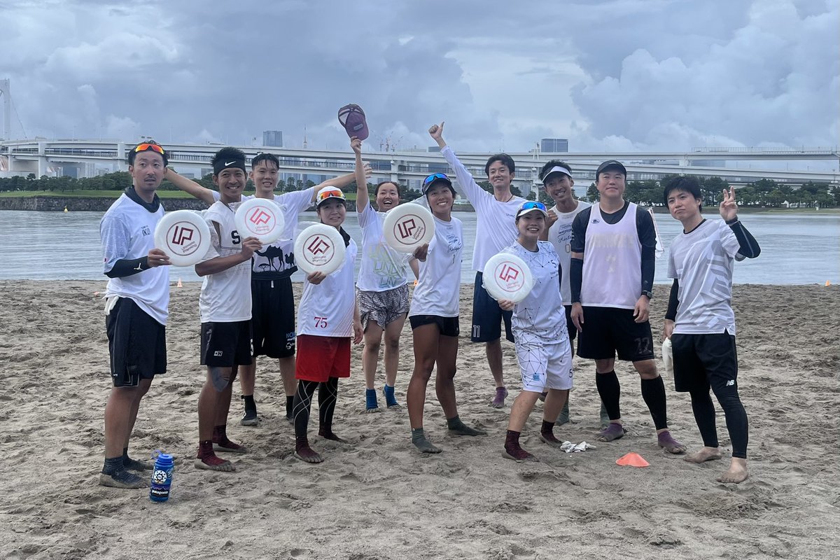 UP_official_ult's tweet photo. 2023お台場ビーチアルティメットフェスティバル🏖🥏

〜Day2〜
🏆優勝
じぶりーず

途中雨に降られてしまいましたが、
なんとか無事に終えることができました😮‍💨
たくさんのご参加ありがとうございました🙌

9月にも開催しますので、
またの参加をお待ちしてます👍 https://t.co/RU7Wjcp6hc