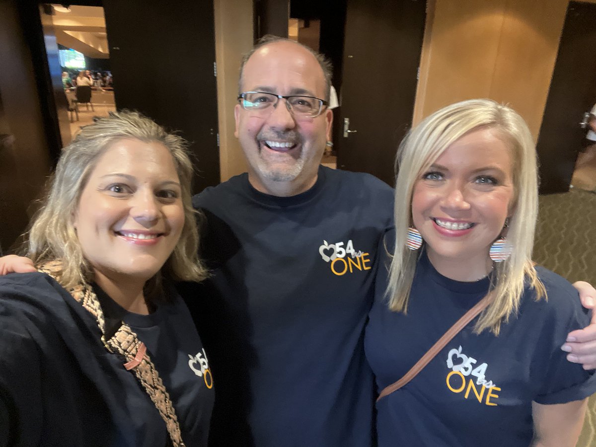 Reunited and it feels good! #FrostStrong #Weare54 #54AsOne #Spartans <a href="/ms_shroyer/">Ms. Shroyer</a> @MrsTorok127 @MissDuffey54