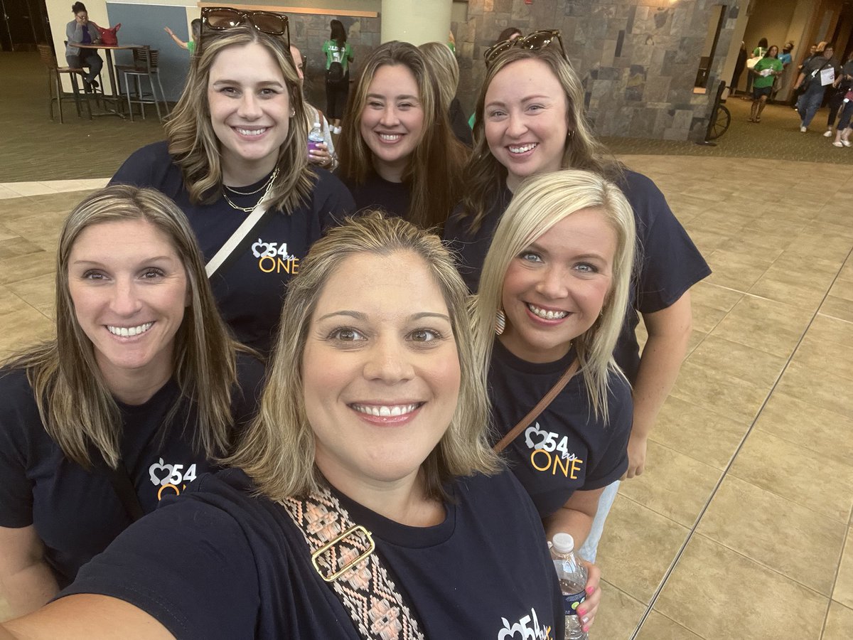 Letts_ReadOn's tweet photo. Reunited and it feels good! #FrostStrong #Weare54 #54AsOne #Spartans @ms_shroyer @MrsTorok127 @MissDuffey54 https://t.co/0FdT8O1p11