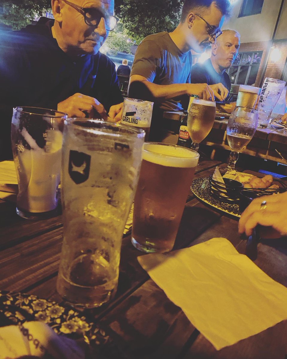 Anyway, kudos to the <a href="/WensumSports/">Wensum Sports Centre</a> lads for their hospitality tonight, some great alfresco craic at Spoons afterwards, that's what it's all about. #squash