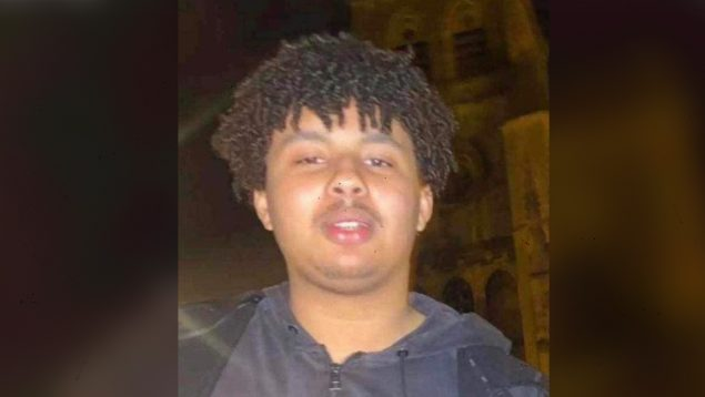 CapitanBitcoin's tweet photo. Prensa francesa desvela la cara de Oumar Ndiaye, el salvaje vioIador que empaIó con una escoba a una chica de 29 años en Cherburgo (Francia). El gigante de 2 metros le provocó fracturas, perforación de útero, colon, intestino y peritoneo. Cero noticias en televisiones españolas. https://t.co/m58buI0b5B