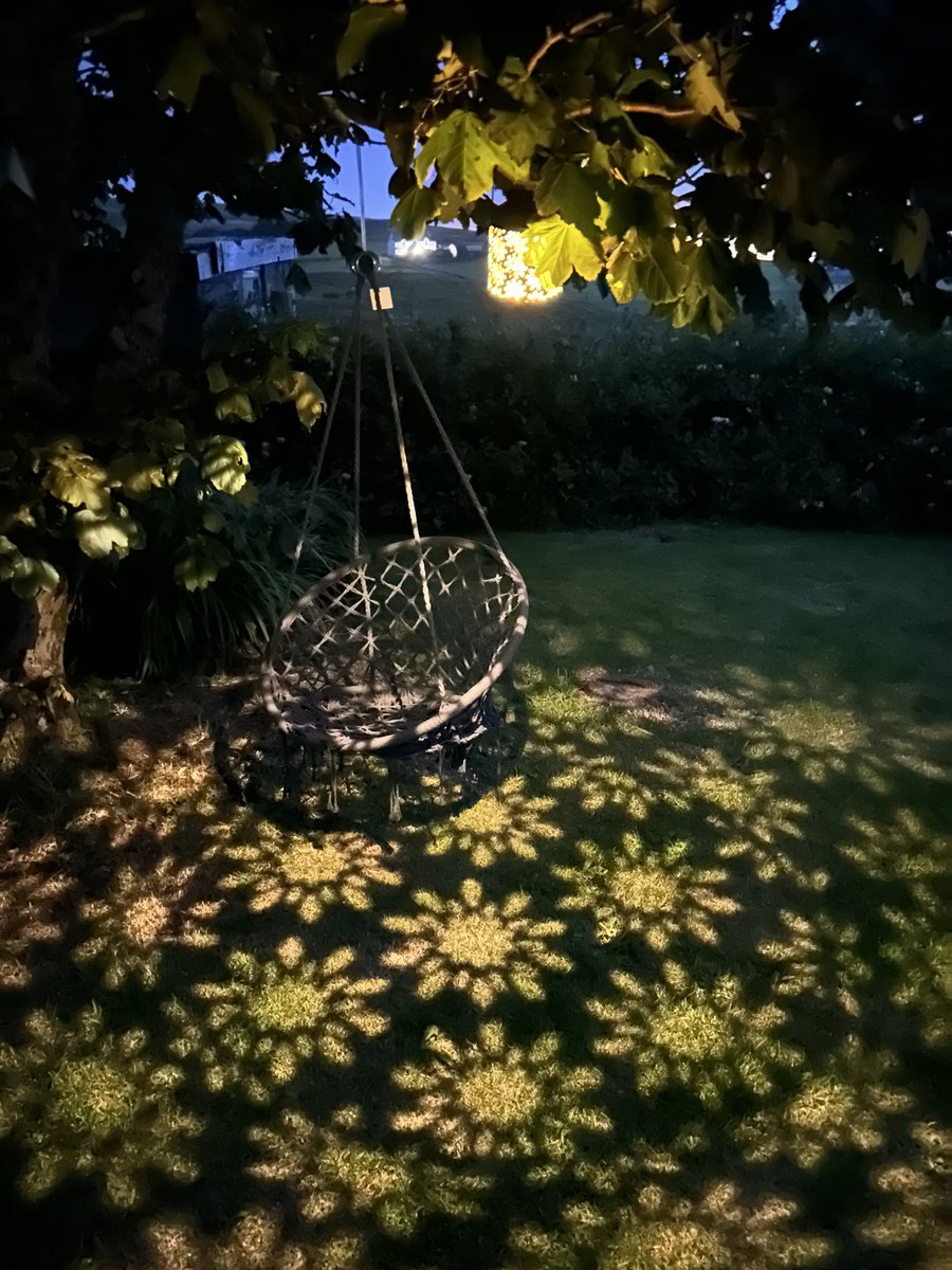 It’s a beautiful night here in Shetland. The midgies have all gone to bed now, so we’ve been out for a peerie swing, outside da Polycrub. Doesn’t the solar light cast such a boannie light show?