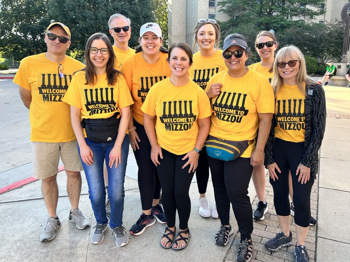 Shoutout to the A&S move-in day helpers! In and out of the classroom, A&S faculty and staff work across boundaries to make our community more than a university — and make @Mizzou a home!