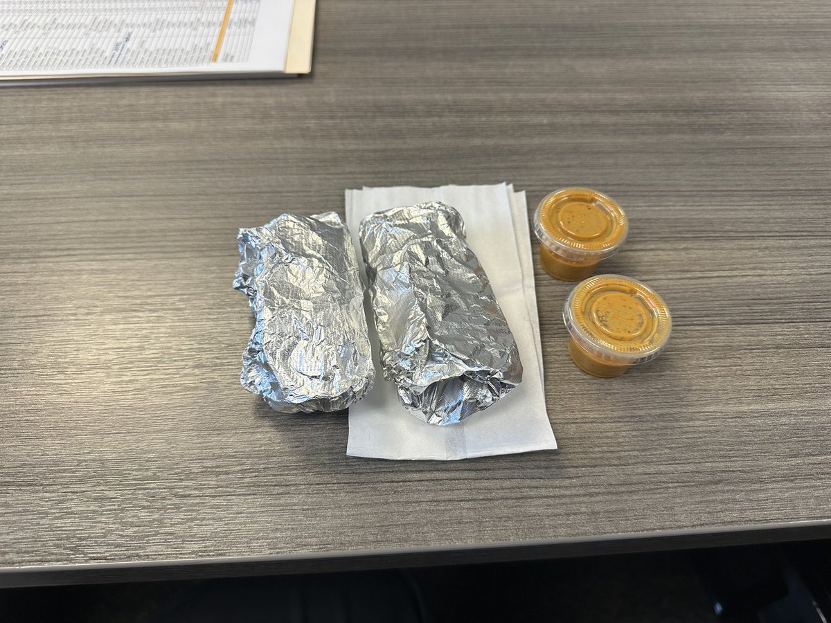 Dr_BWatson's tweet image. It’s the little things that count! This morning Mrs.Enax, my administrative assistant surprised me with breakfast. She stated how appreciative she is for  everything I do and how impactful I’ve been on her this school year. @LJHMustangs #OneDirection  #OnePurpose #BelieveTheBest