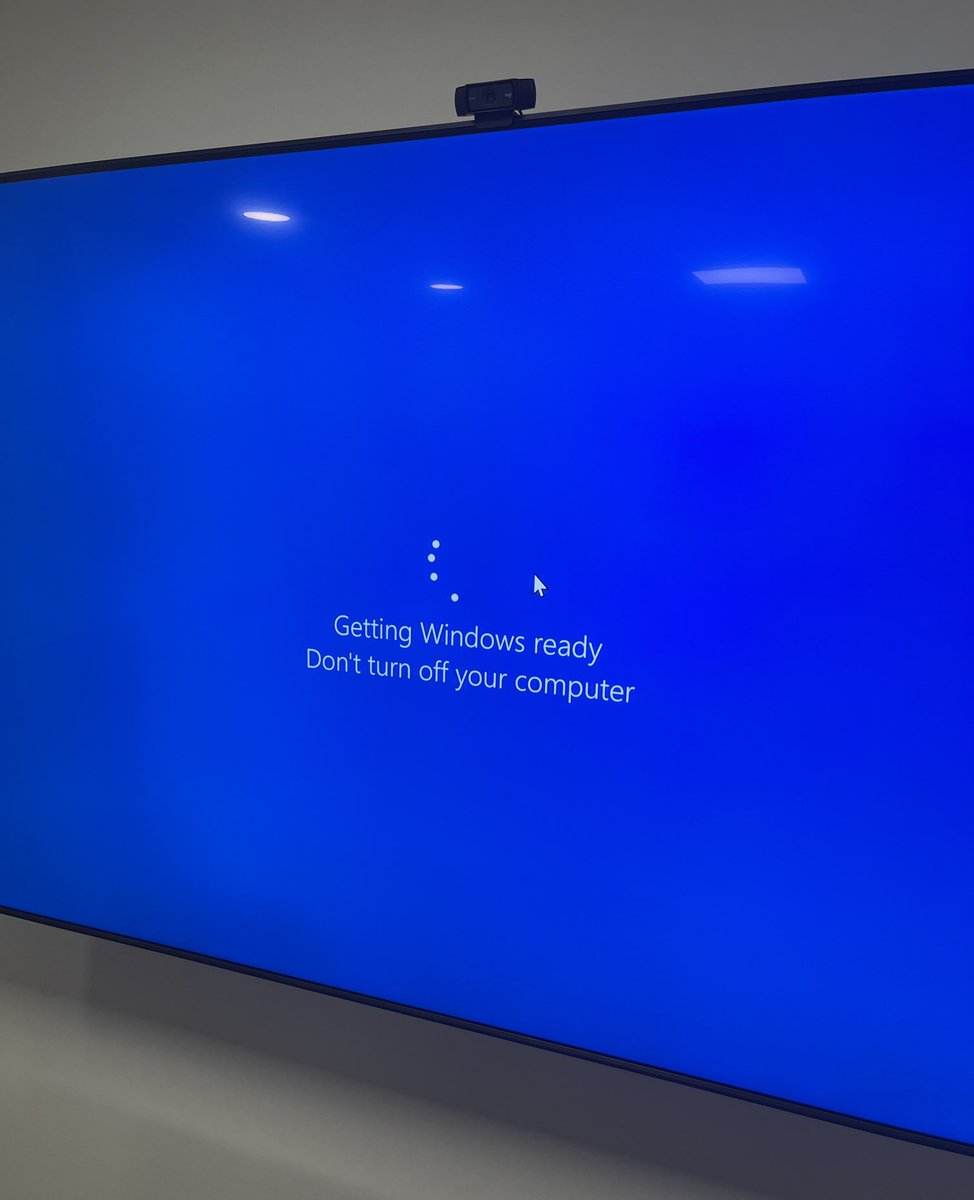 LinuxTuber's tweet image. A muuuchos le gusta esto 👇🏻 #windows #update