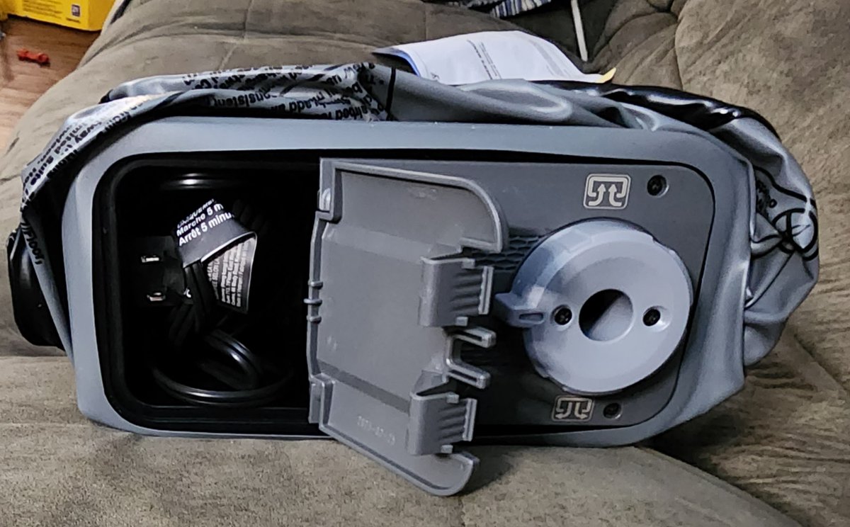 Joerios76's tweet photo. Bestway 12" Tritech Queen Air Mattress with Built-in Pump is comfortable, durable, soft, and has an antimicrobial treatment on the sleep surface. #BestwayToSleepThisSummer #BestwaySummerOfSleep #BestwayUS #BestwayUSA #InflateYourFun #YourSleepIsOurBusiness #Tryazon https://t.co/MoUIeYBPBJ