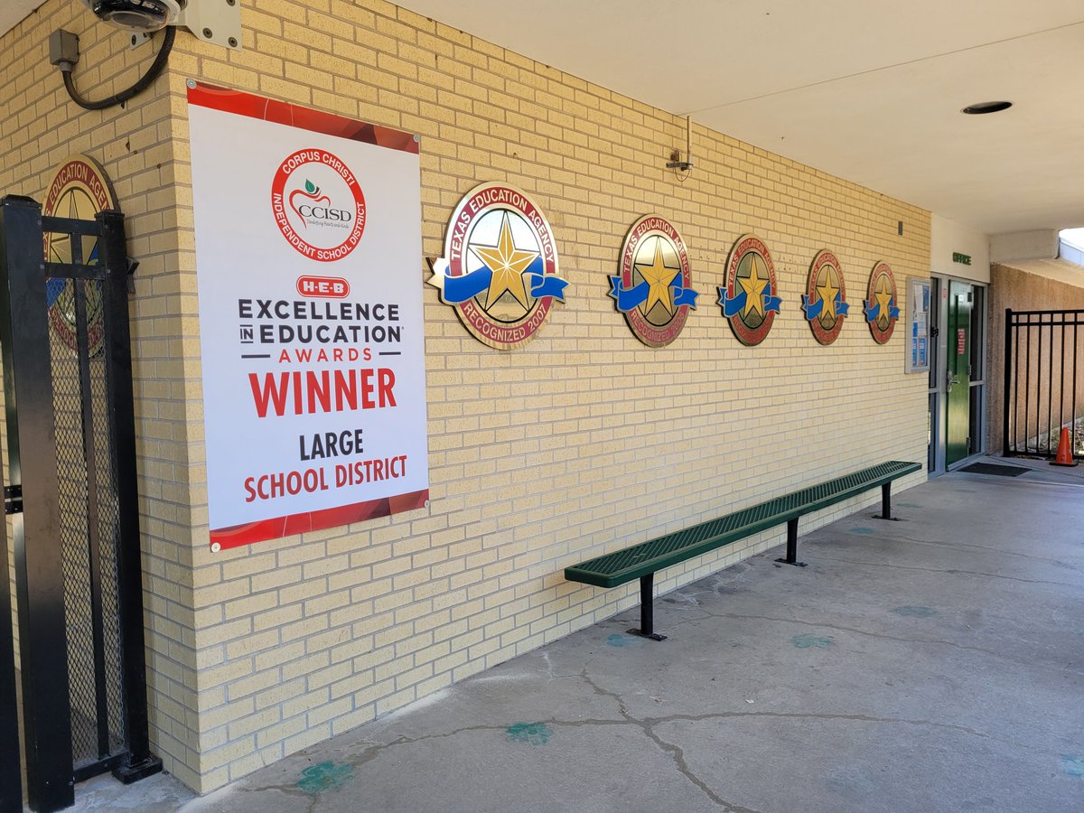 Proudly displaying our district's newest achievement as the HEB Excellence in Education Large School District Winner!!! ☘️💚 <a href="/CCISD/">CCISD</a> <a href="/r0hernandez/">Dr. Roland Hernandez</a> <a href="/JohnAPrezas/">John Prezas</a>