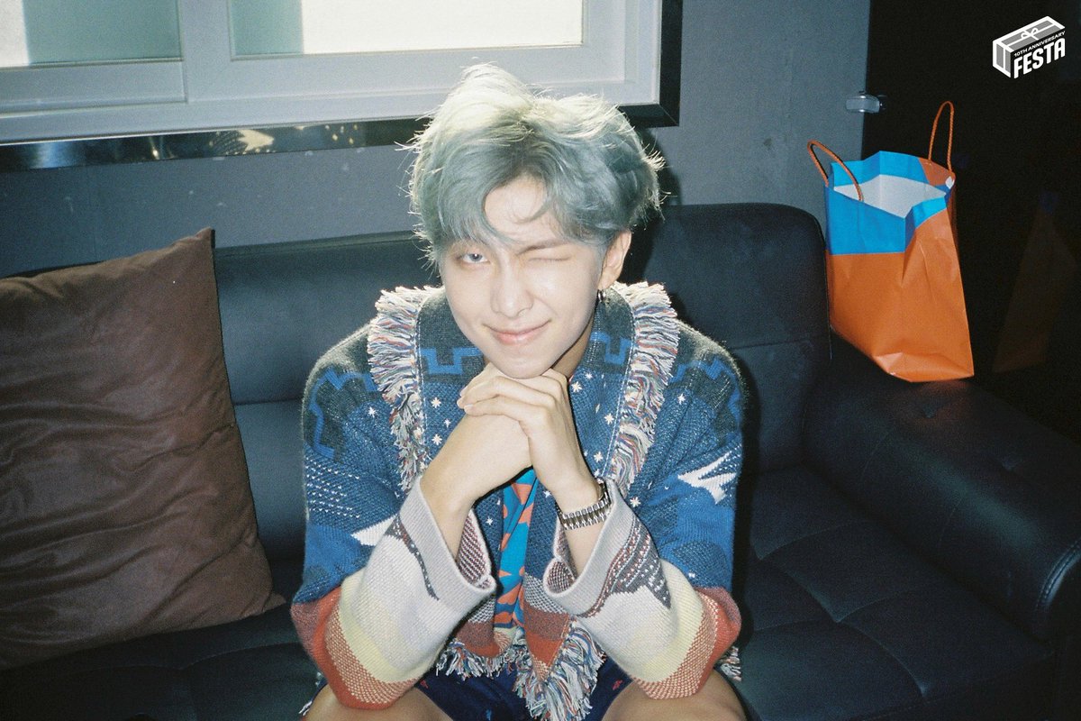 jinknie's tweet photo. NAMJOON WE LOVE YOU
NAMJOON THE BEST BOY
NAMJOON THE PRETTIEST FLOWER
NAMJOON OUR FOREVER ARTIST
NAMJOON THE MOST BEAUTIFUL PERSON
#Namjoon_we_love_you  #BTS https://t.co/rnhioKBj3n
