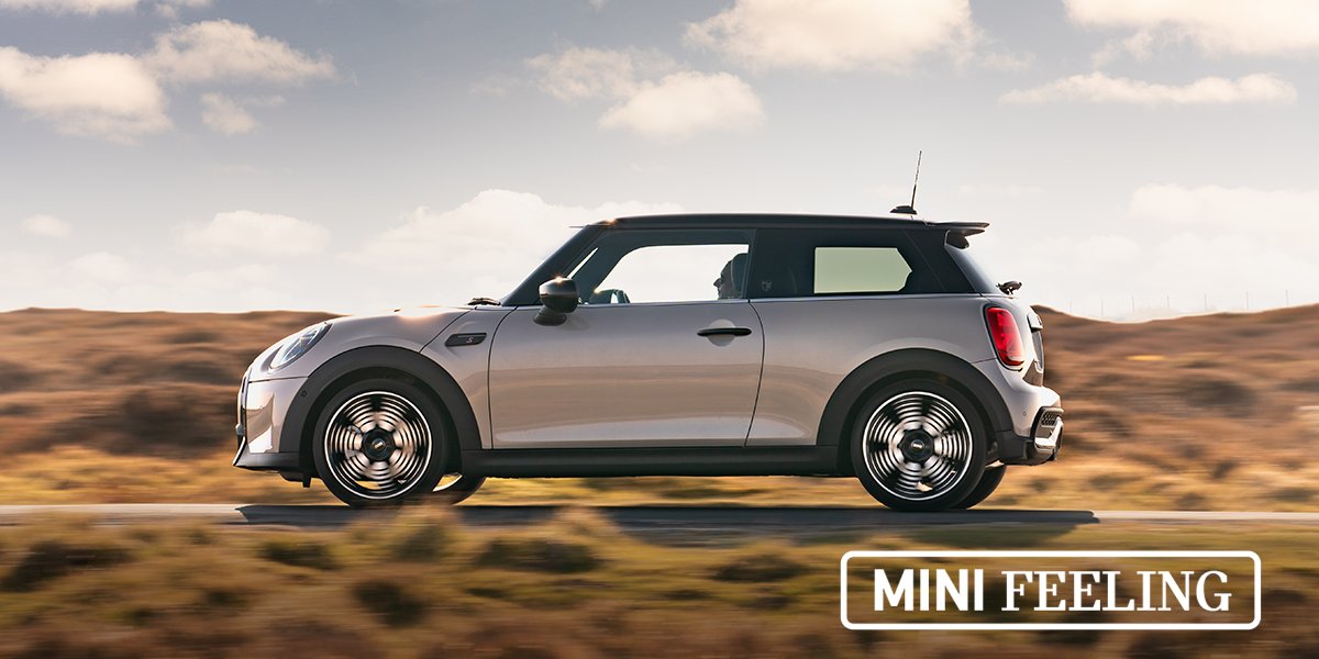 MINImexico's tweet photo. Experimenta la diversión en movimiento con la potencia y tecnología del MINI 3 Puertas. ¿Estás listo? 😎🤏: https://t.co/uKLFXA3tCe
#MINI3Puertas #MINIHatch #MINI https://t.co/cq1JcRyBbv